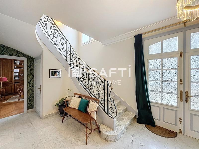 Maison - 287 m² - 7 pièces