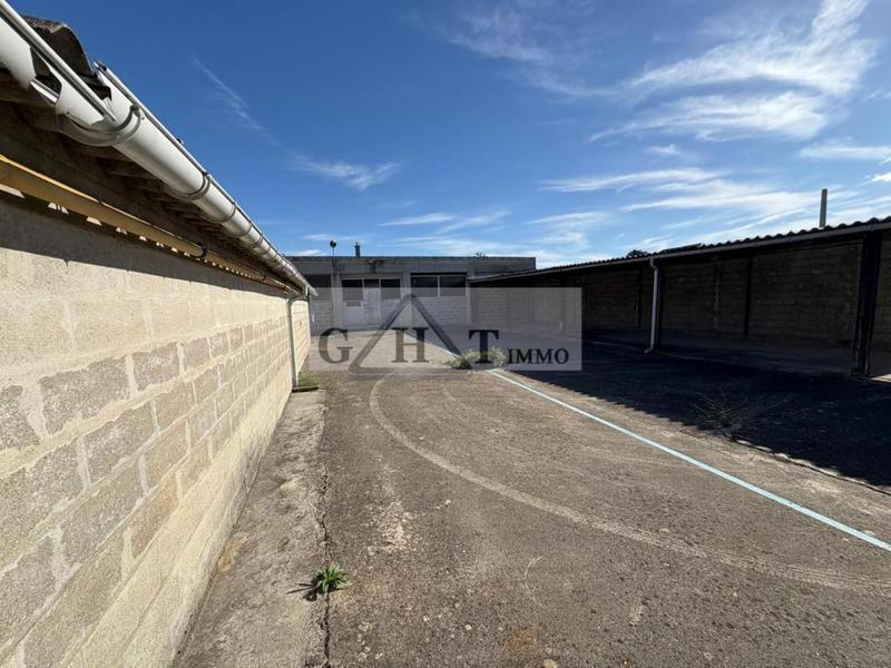 Entrepôt - 180 m²