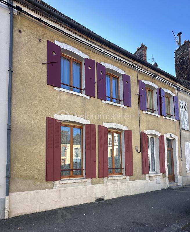 Maison de ville - 210 m² - 8 pièces