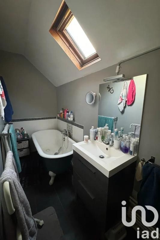 Maison - 220 m² - 11 pièces