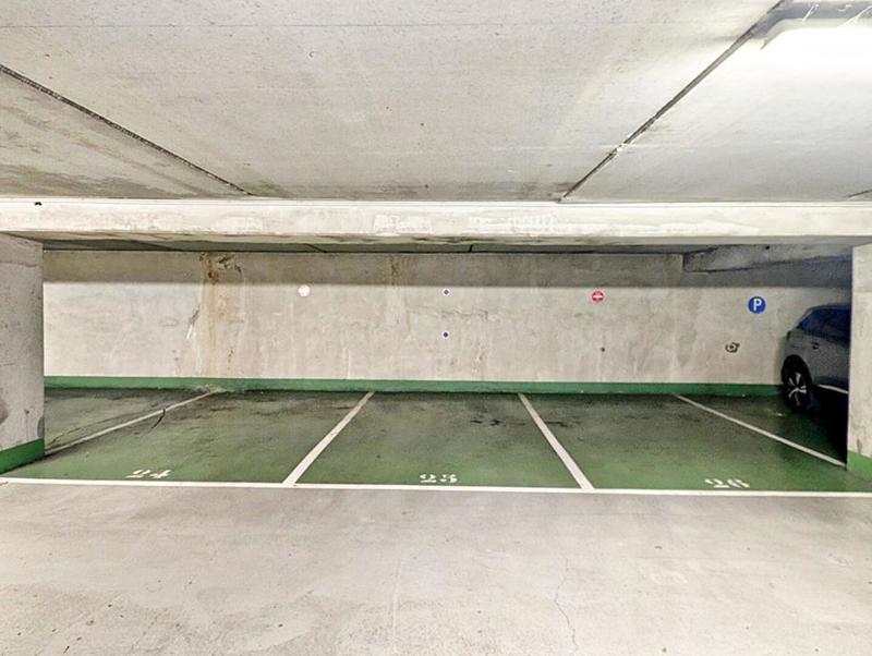 Parking / Garage - 12 m²