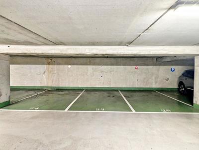 Parking / Garage - 12 m²