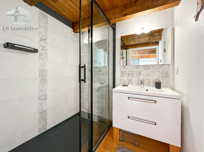 Maison - 211 m² - 15 pièces