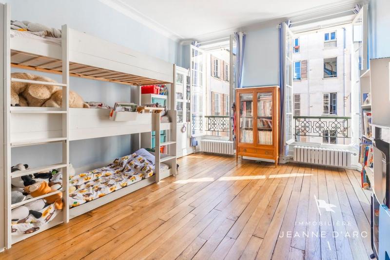 Appartement - 144 m² - 5 pièces