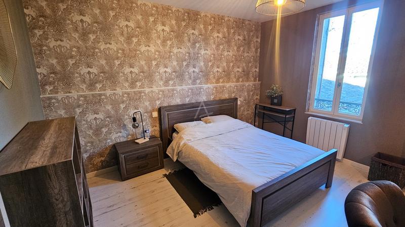 Maison - 332 m² - 6 pièces