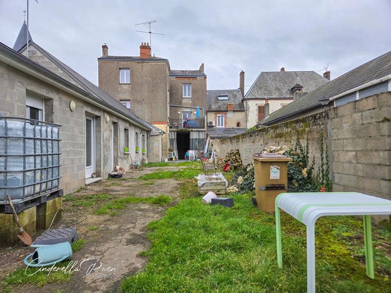 Maison - 275 m² - 11 pièces