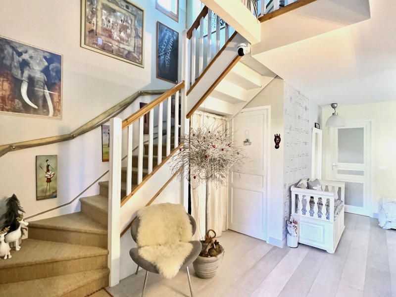 Maison - 180 m² - 6 pièces