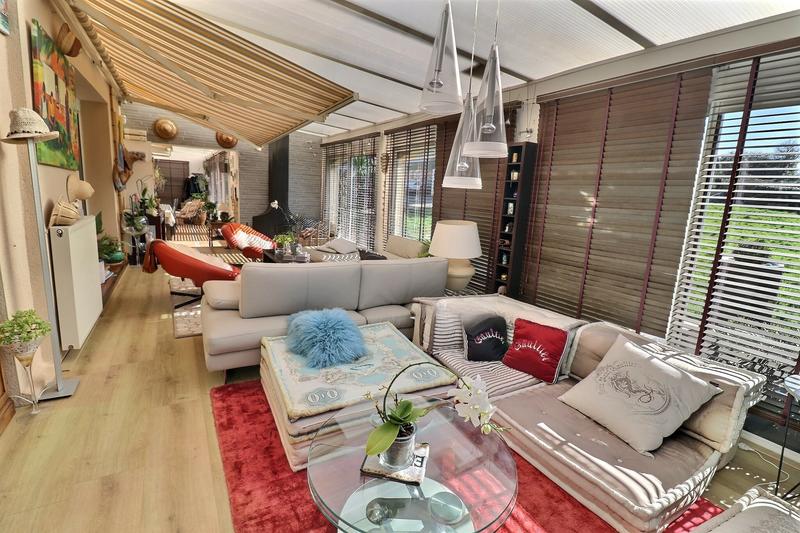 Maison - 252 m² - 10 pièces