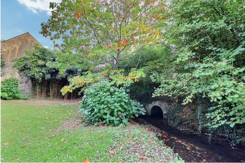 Maison - 210 m² - 8 pièces