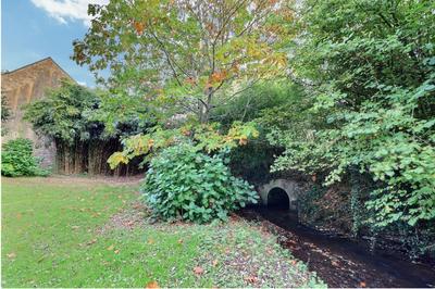 Maison - 210 m² - 8 pièces