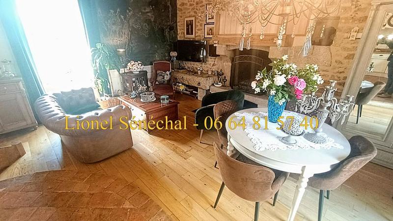 Demeure - 240 m² - 12 pièces