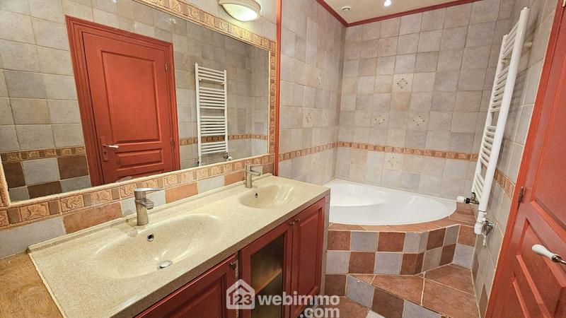 Maison - 164 m² - 8 pièces