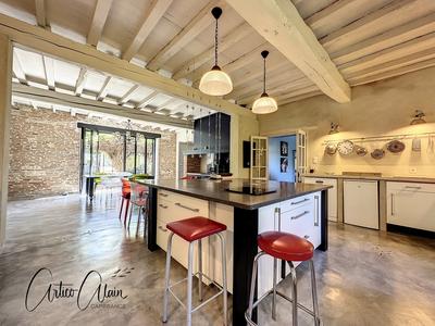 Maison traditionnelle - 500 m² - 12 pièces