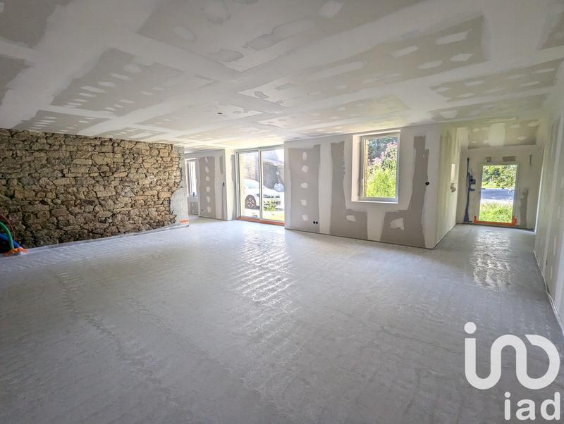 Maison - 202 m² - 5 pièces