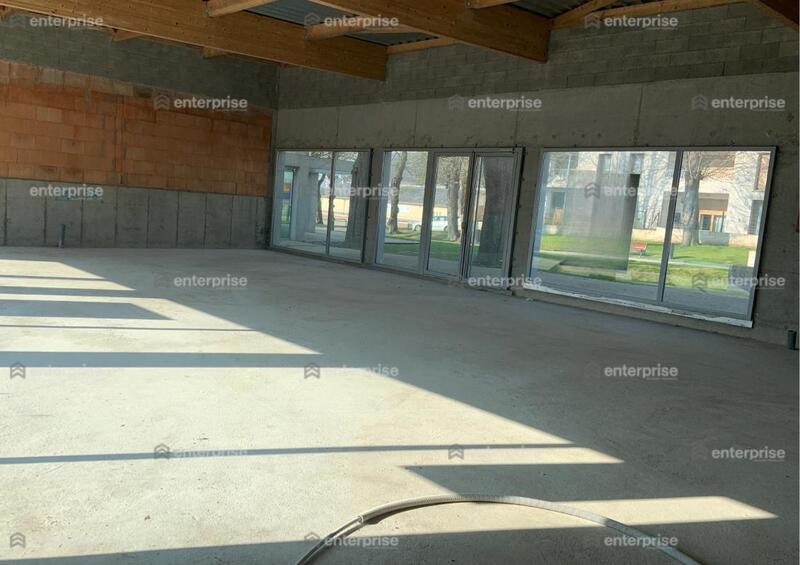 Local commercial - 169 m²