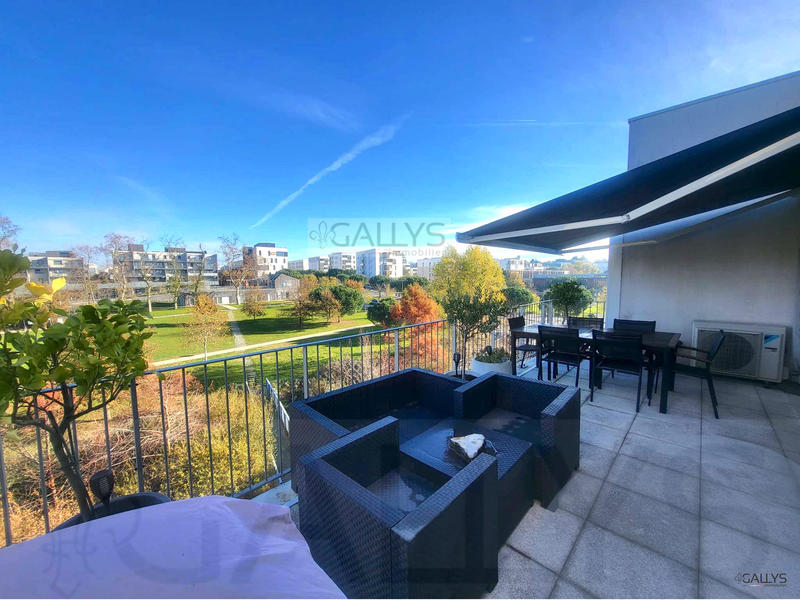 Appartement - 128 m² - 5 pièces