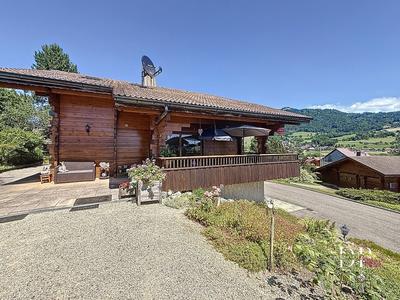 Maison - 202 m² - 8 pièces