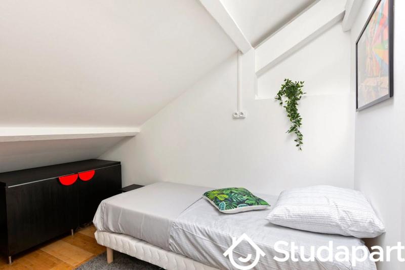 Chambre - 12 m² - 1 pièce