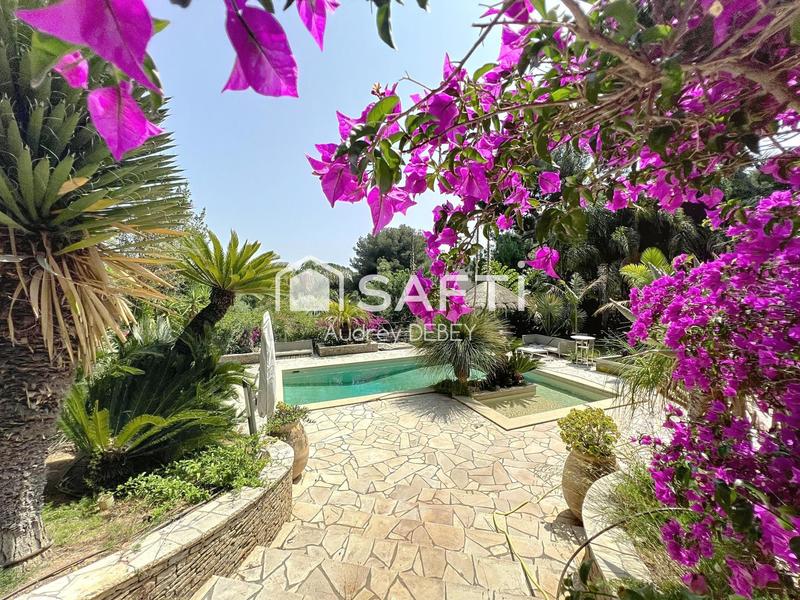 Villa - 398 m² - 8 pièces