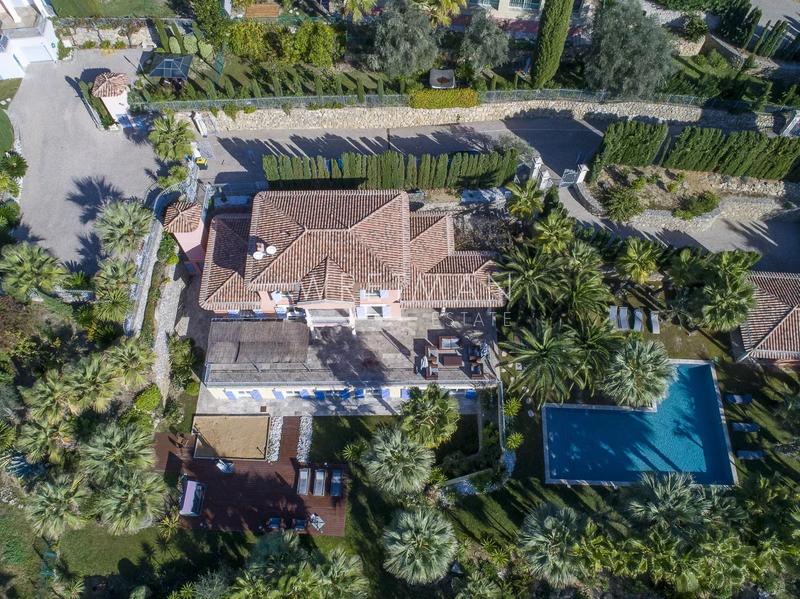 Villa - 440 m² - 10 pièces
