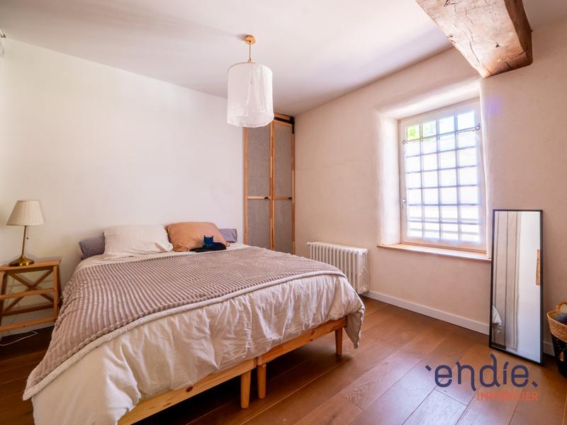 Maison - 450 m² - 16 pièces