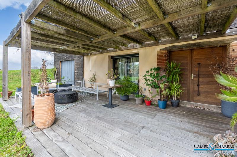 Maison - 211 m² - 7 pièces