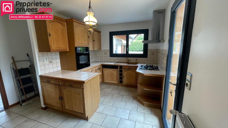 Maison - 210 m² - 6 pièces