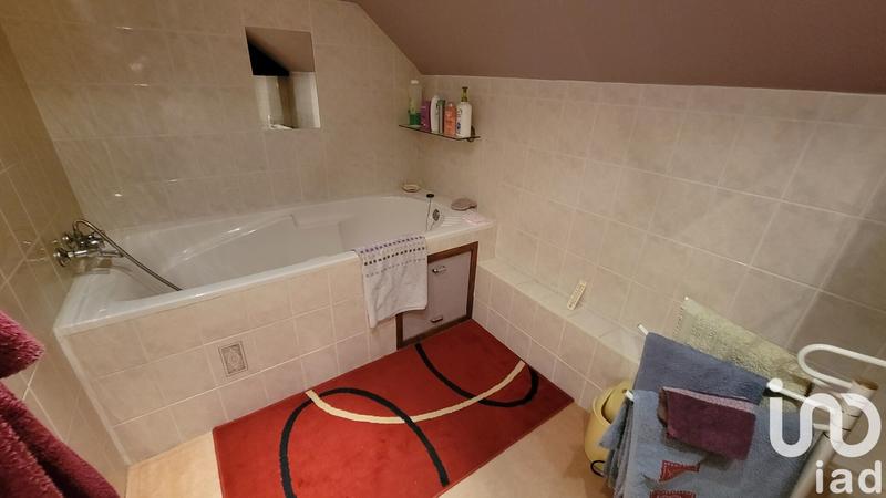 Maison - 180 m² - 7 pièces