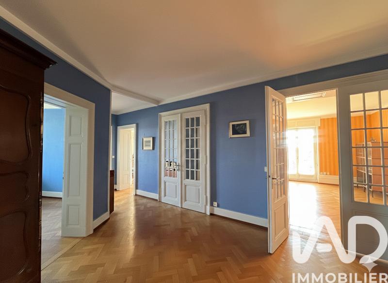 Appartement - 252 m² - 9 pièces