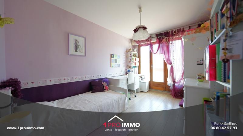 Appartement - 141 m² - 6 pièces