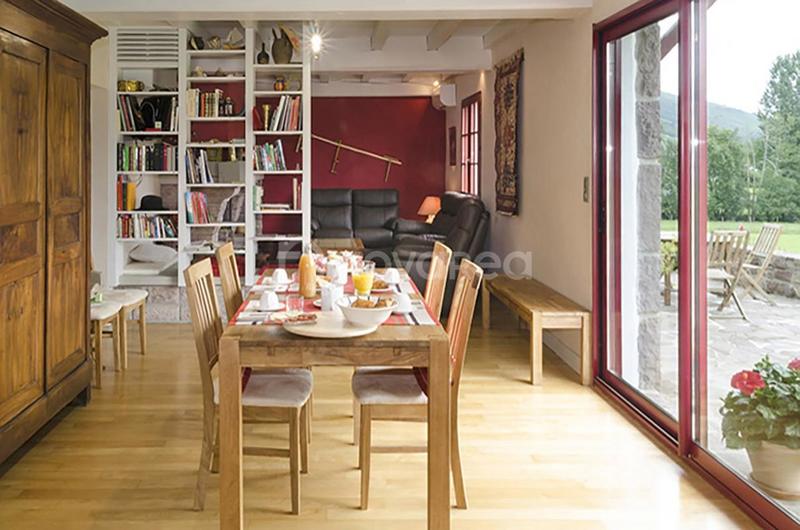 Maison - 376 m² - 14 pièces