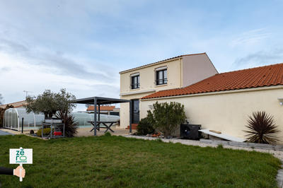 Maison - 211 m² - 8 pièces