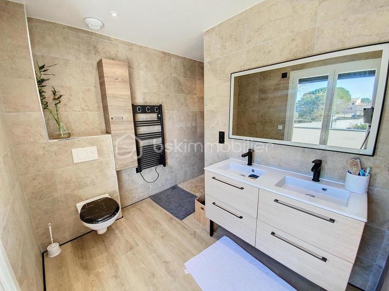 Villa - 245 m² - 6 pièces