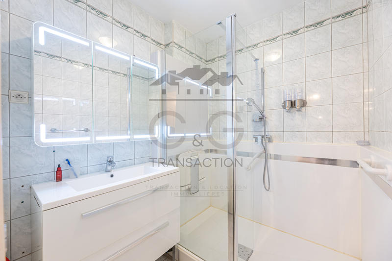 Appartement - 75 m² - 4 pièces