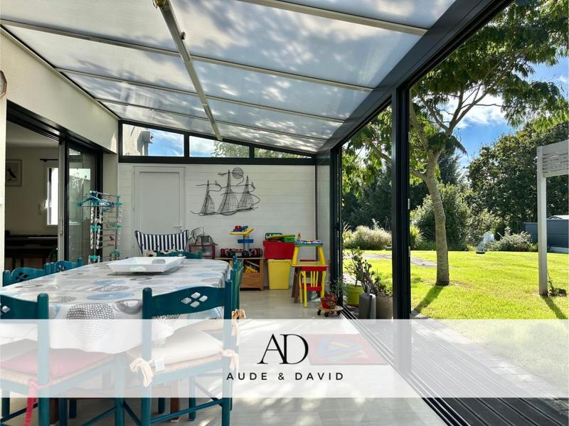 Maison - 220 m² - 8 pièces