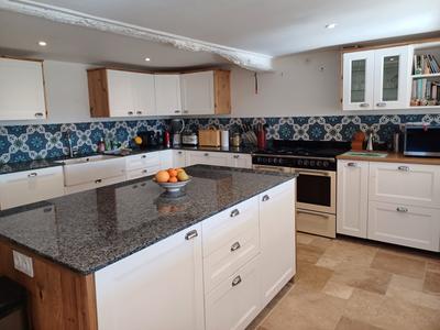 Maison ancienne - 270 m² - 13 pièces