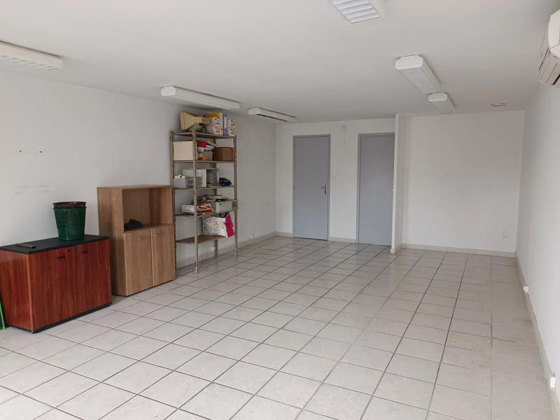 Local commercial - 119 m² - 5 pièces