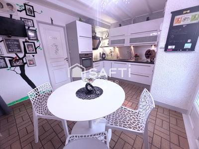 Maison - 97 m² - 5 pièces