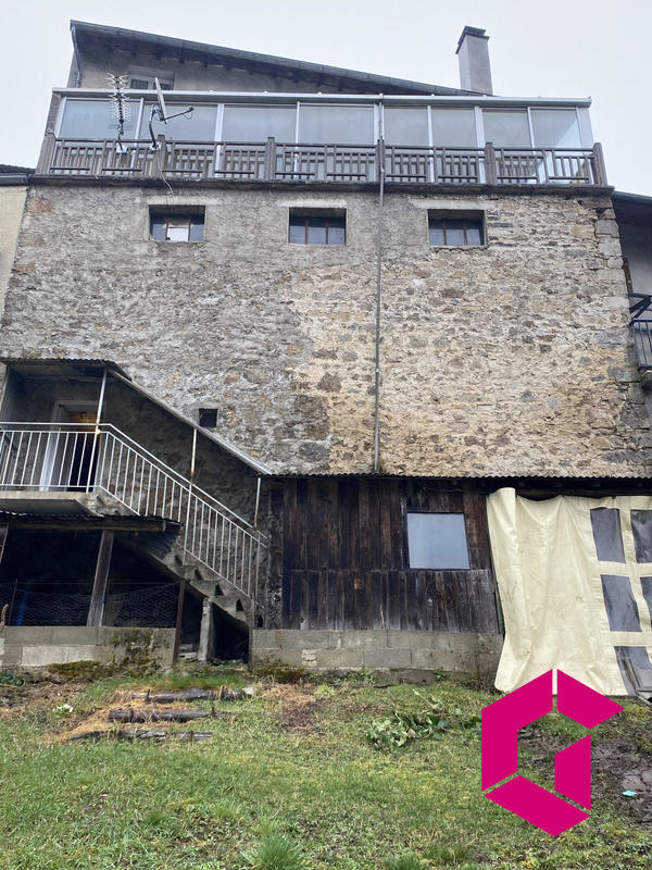 Maison traditionnelle - 114 m² - 6 pièces