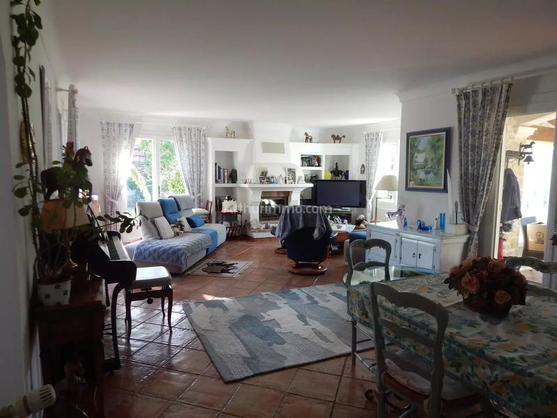 Maison - 315 m² - 11 pièces