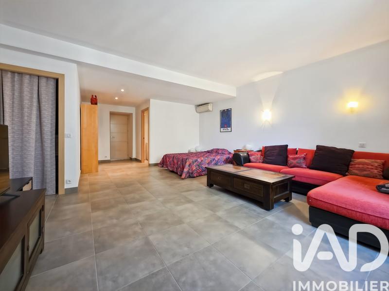 Maison - 315 m² - 9 pièces