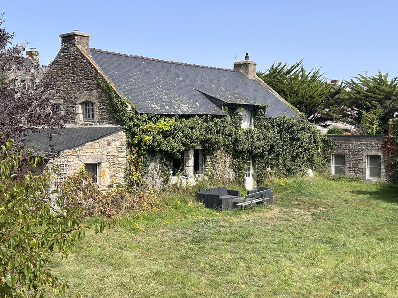 Maison - 204 m² - 11 pièces