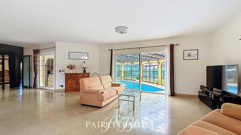 Maison - 165 m² - 7 pièces