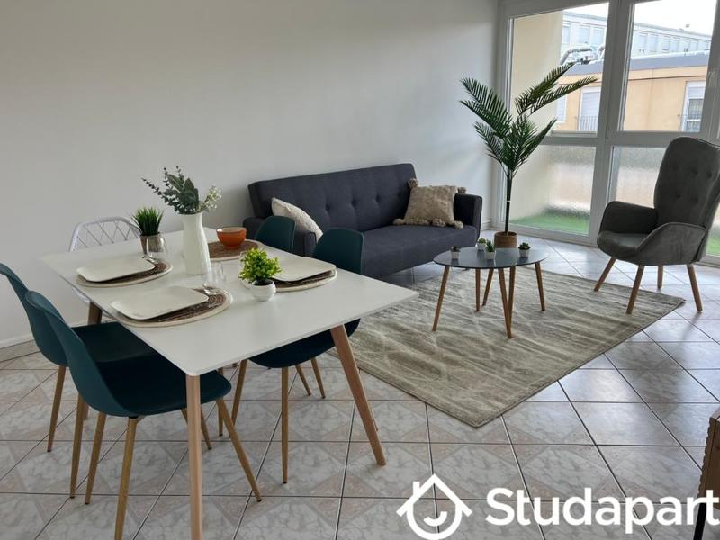 Chambre - 10 m² - 1 pièce