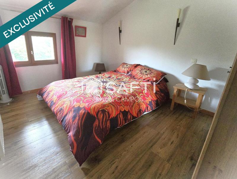 Maison - 301 m² - 9 pièces