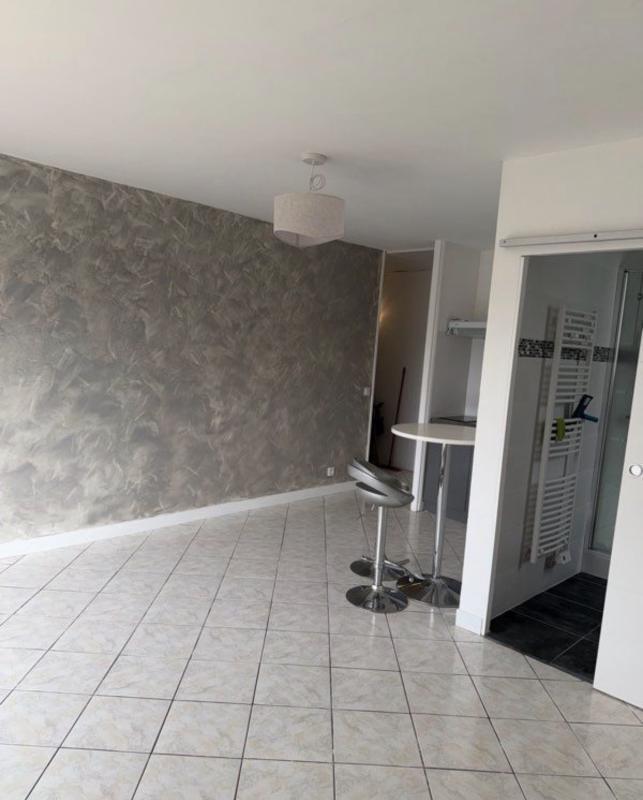 Studio - 30 m² - 1 pièce