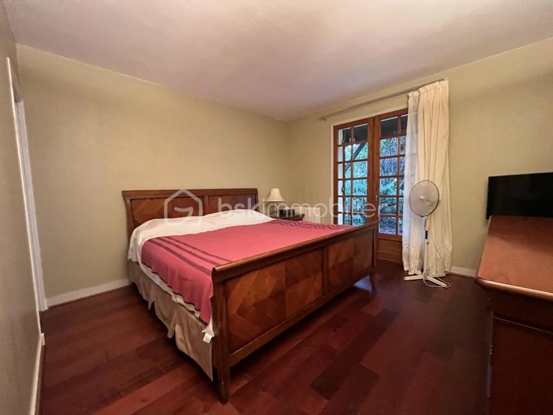 Demeure - 192 m² - 9 pièces