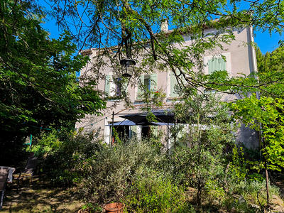 Maison - 160 m² - 9 pièces