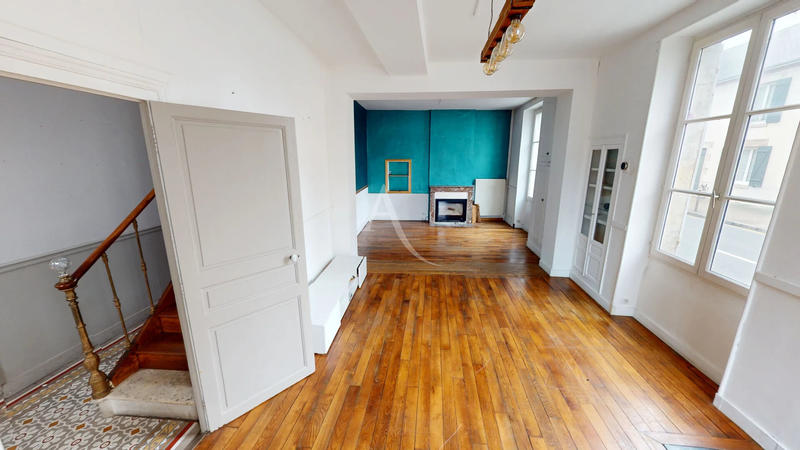 Maison - 151 m² - 7 pièces