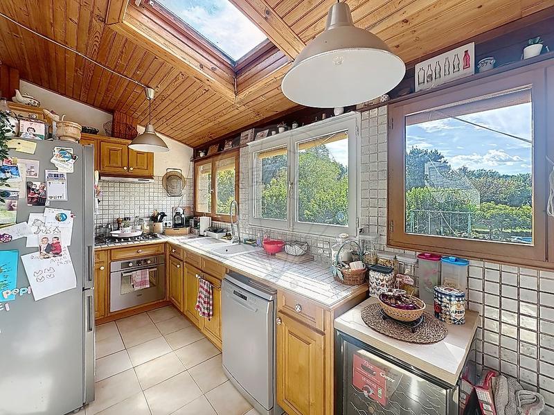 Maison - 225 m² - 9 pièces